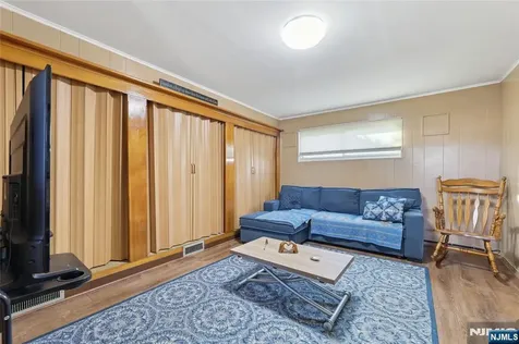 933 Mccandless Place Linden NJ 07036