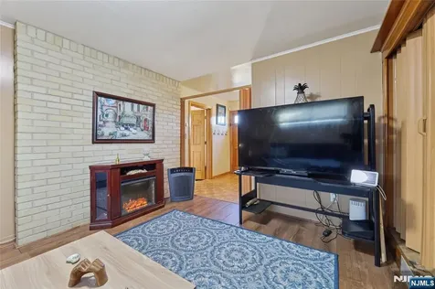 933 Mccandless Place Linden NJ 07036