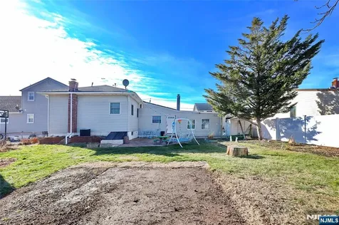 933 Mccandless Place Linden NJ 07036