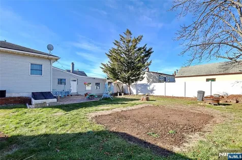 933 Mccandless Place Linden NJ 07036
