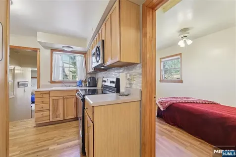 933 Mccandless Place Linden NJ 07036