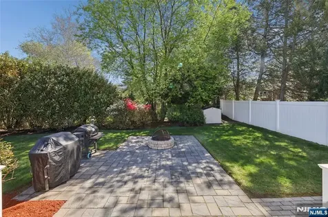 1005 Carnation Drive New Milford NJ 07646