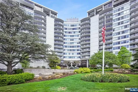 1 Claridge Drive Verona NJ 07044