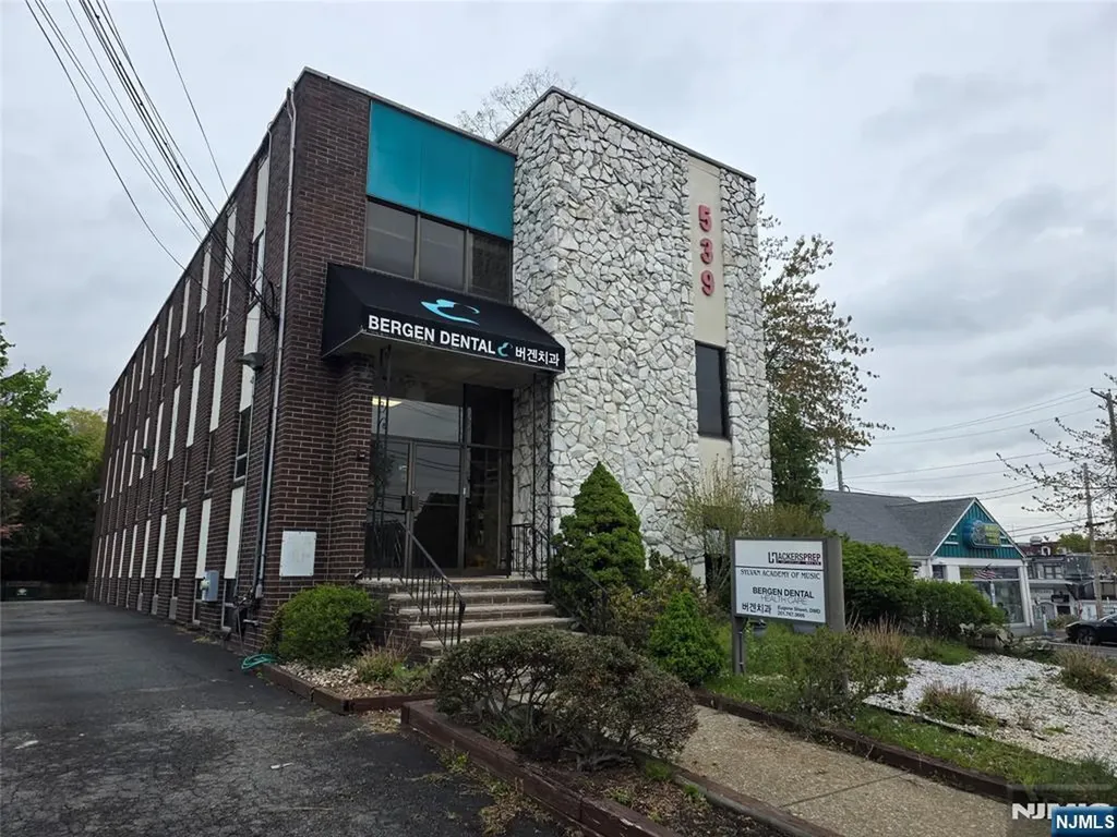 539 Durie Avenue Closter NJ 07624