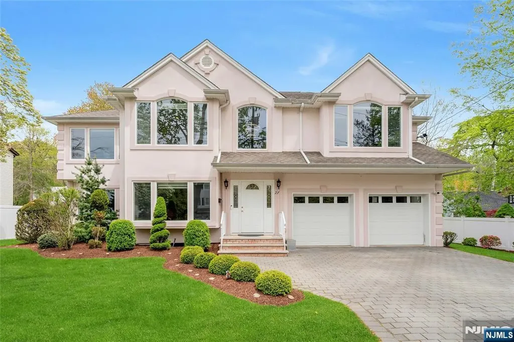 27 Highland Avenue Demarest NJ 07627