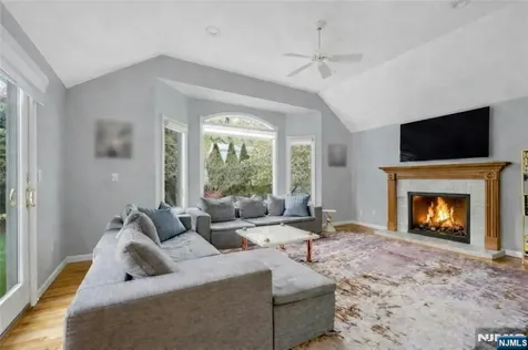 27 Highland Avenue Demarest NJ 07627