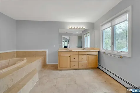 27 Highland Avenue Demarest NJ 07627