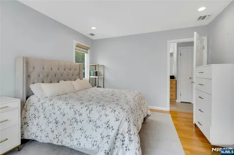27 Highland Avenue Demarest NJ 07627