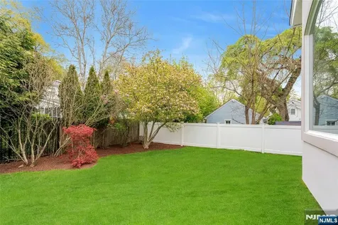 27 Highland Avenue Demarest NJ 07627