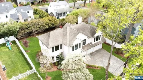 27 Highland Avenue Demarest NJ 07627