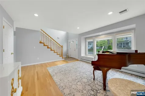 27 Highland Avenue Demarest NJ 07627