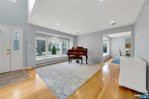 27 Highland Avenue Demarest NJ 07627