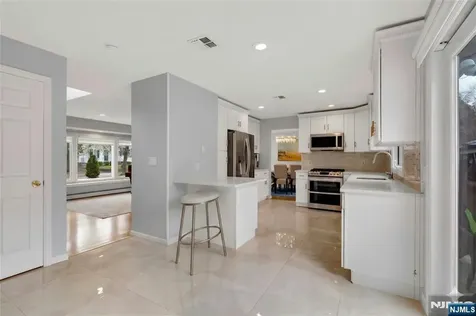27 Highland Avenue Demarest NJ 07627
