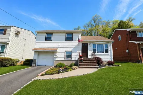 16 Morse Place Belleville NJ 07109
