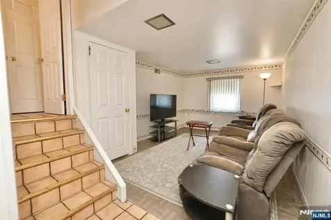 16 Morse Place Belleville NJ 07109