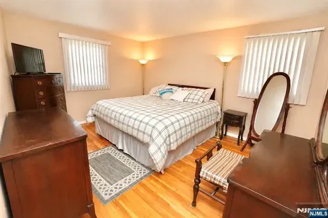 16 Morse Place Belleville NJ 07109