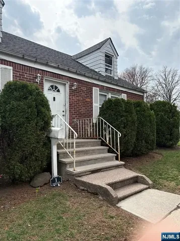 137 Oakland Street Englewood NJ 07631