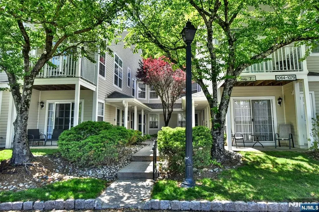 1069 Cambridge Court Mahwah NJ 07430