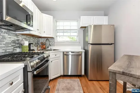 1069 Cambridge Court Mahwah NJ 07430