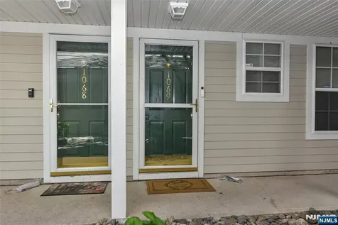 1069 Cambridge Court Mahwah NJ 07430
