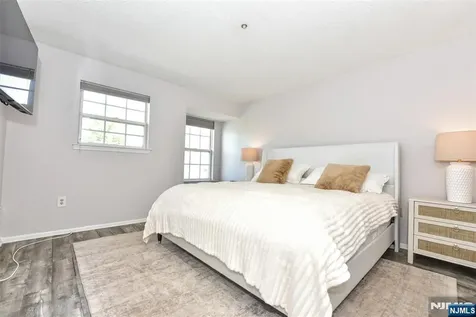 1069 Cambridge Court Mahwah NJ 07430