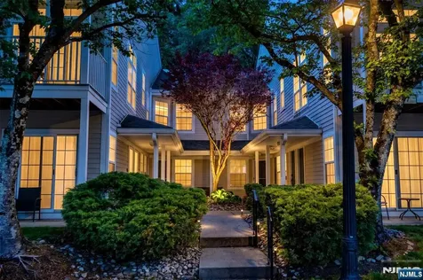 1069 Cambridge Court Mahwah NJ 07430