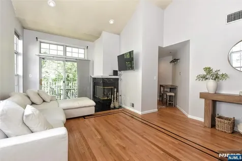 1069 Cambridge Court Mahwah NJ 07430