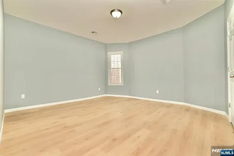 678 Highland Avenue Newark NJ 07104