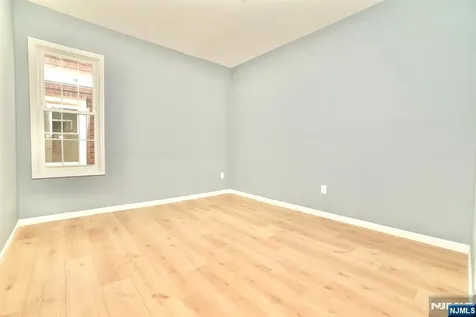 678 Highland Avenue Newark NJ 07104