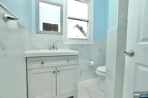 678 Highland Avenue Newark NJ 07104