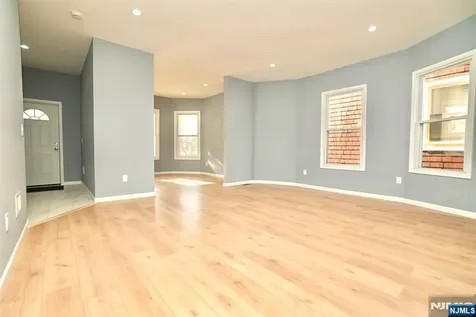 678 Highland Avenue Newark NJ 07104