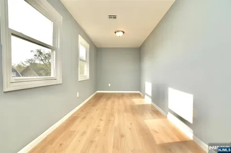 678 Highland Avenue Newark NJ 07104