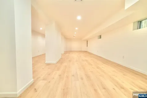 678 Highland Avenue Newark NJ 07104