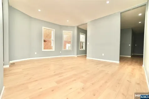 678 Highland Avenue Newark NJ 07104