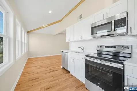532 Ringwood Avenue Wanaque NJ 07465