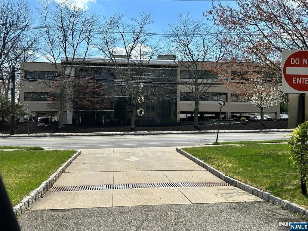 700 E Palisade Avenue Englewood Cliffs NJ 07632