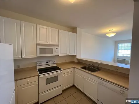 1100 River Road Edgewater NJ 07020