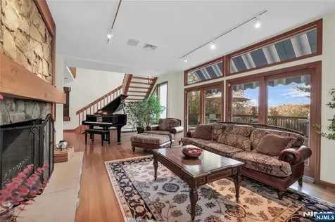 738 Ridge Road Kinnelon Borough NJ 07405