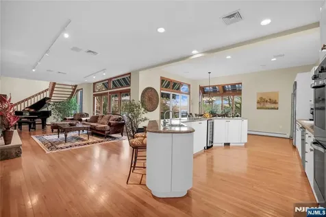738 Ridge Road Kinnelon Borough NJ 07405
