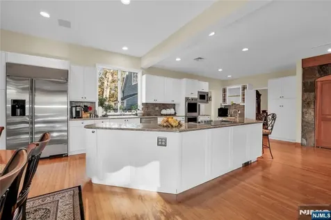 738 Ridge Road Kinnelon Borough NJ 07405