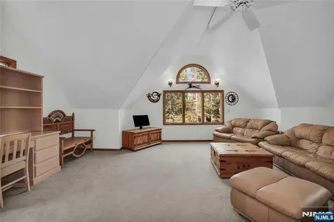 738 Ridge Road Kinnelon Borough NJ 07405