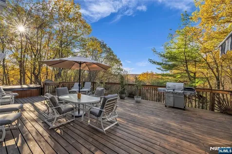 738 Ridge Road Kinnelon Borough NJ 07405