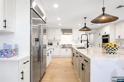 22 Berkshire Place Englewood Cliffs NJ 07632