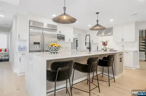 22 Berkshire Place Englewood Cliffs NJ 07632