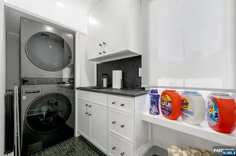 22 Berkshire Place Englewood Cliffs NJ 07632