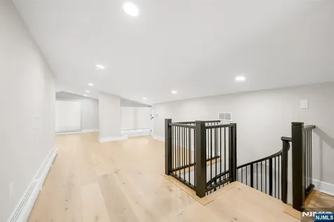 22 Berkshire Place Englewood Cliffs NJ 07632