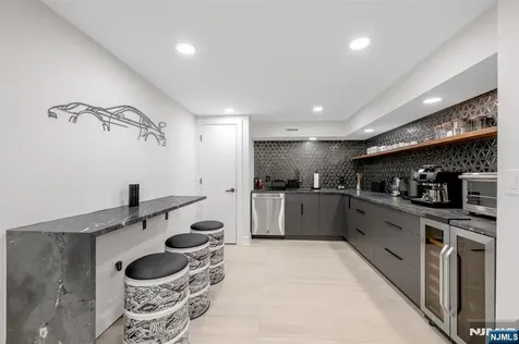 22 Berkshire Place Englewood Cliffs NJ 07632