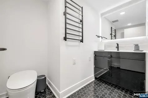 22 Berkshire Place Englewood Cliffs NJ 07632