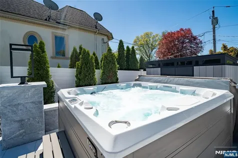 22 Berkshire Place Englewood Cliffs NJ 07632