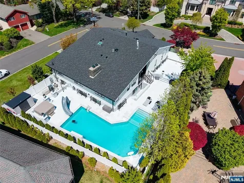 22 Berkshire Place Englewood Cliffs NJ 07632
